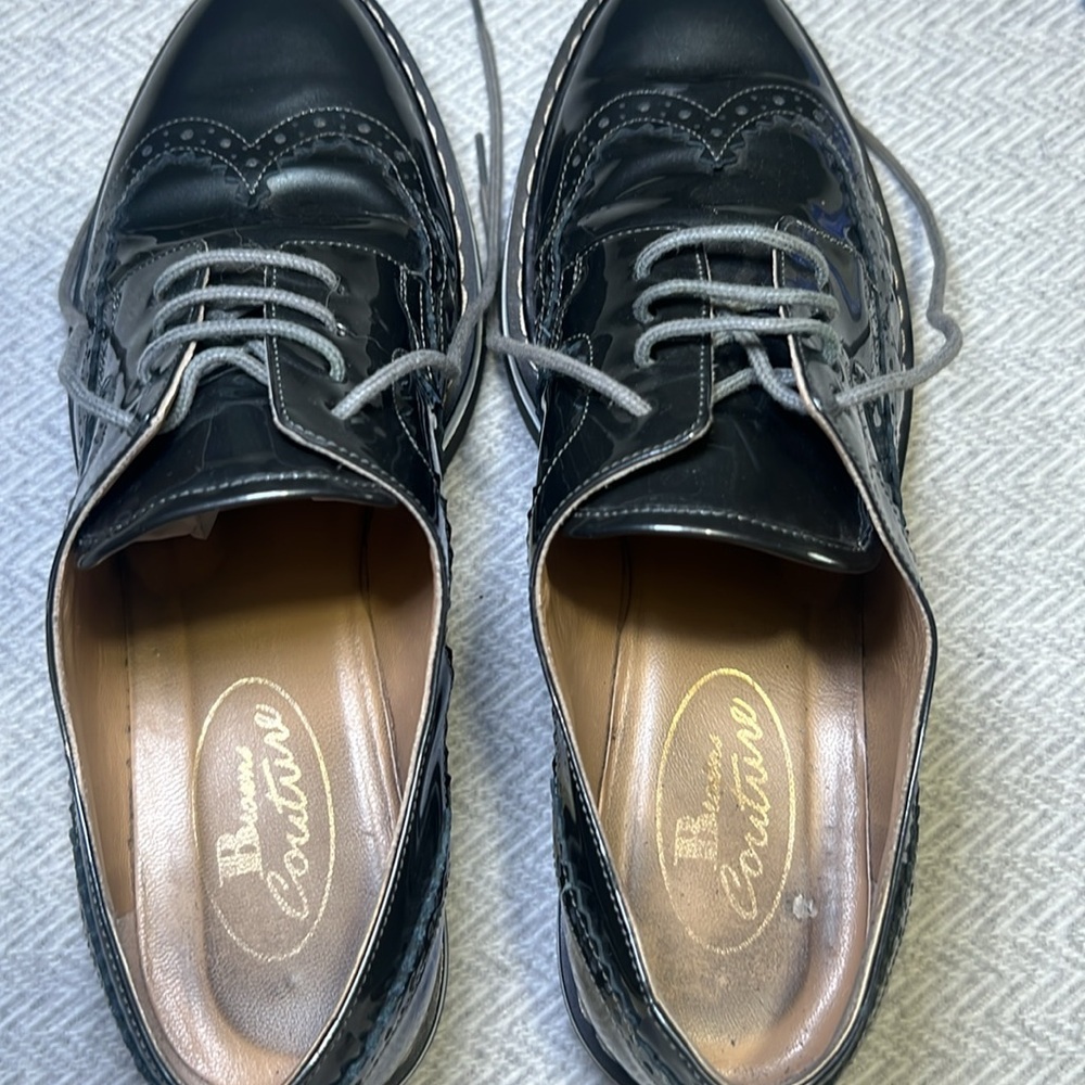 Browns Couture metallic wing tip brogue shoes. Size 8. - Picture 10 of 10